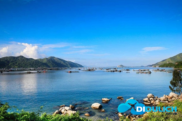 19944194_1595110717174454_2624772616380360099_o Vịnh Vũng Rô khu du lịch biển