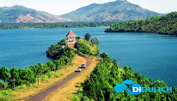 bien-ho-pleiku-gia-lai-12 Biển Hồ Pleiku Gia Lai, ấn tượng màu xanh ngắt của Hồ Tơ Nưng