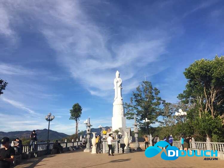 bien-ho-pleiku-gia-lai-3 Biển Hồ Pleiku Gia Lai, ấn tượng màu xanh ngắt của Hồ Tơ Nưng