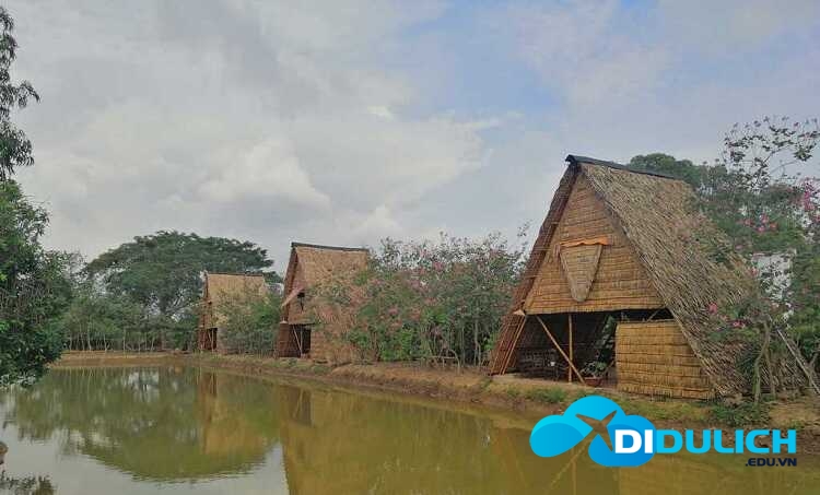 cc3a1c-bungalow-e1bb9f-maison-en-bambou-phong-le-vent_optimized Làng hoa Sa Đéc, khu du lịch chụp hình sống ảo đẹp nhất Đồng Tháp