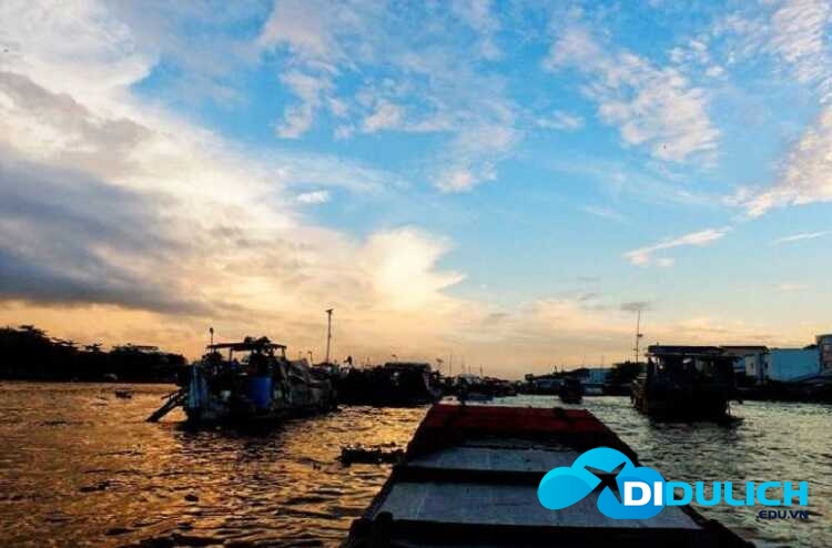 cho-noi-ca-mau-7_optimized Chợ nổi Cà Mau, điểm du lịch mang đậm đặc trưng của miền sông nước