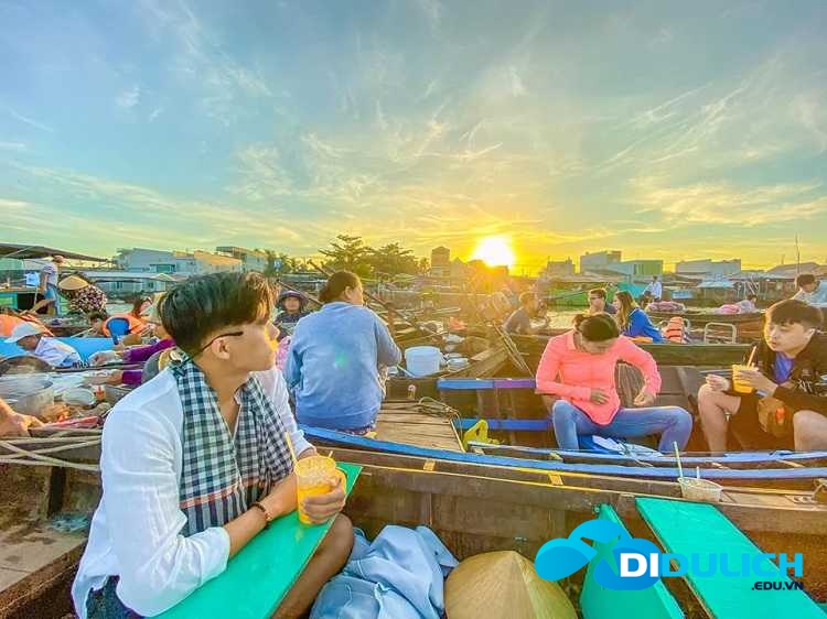 cho-noi-can-tho-8-2 Điểm ngắm hoàng hôn và bình minh cực đẹp