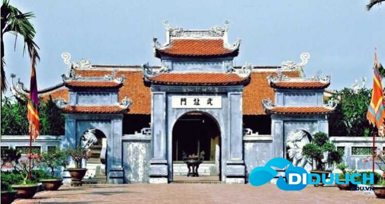 Cổng chính vào Đền Đô Bắc Ninh