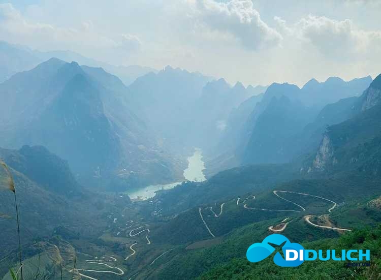 deo-ma-pi-leng-2 Đèo Mã Pí Lèng Hà Giang có thực sự nguy hiểm