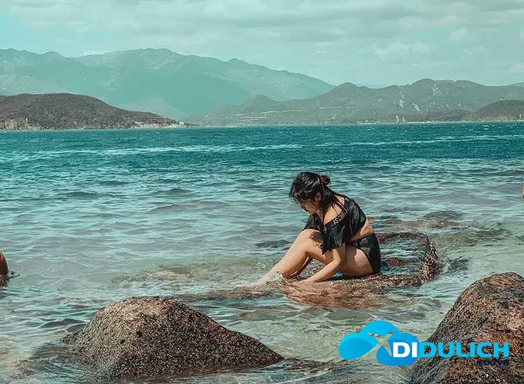 du-lich-hon-tam-nha-trang-3-1 Vịnh Vũng Rô