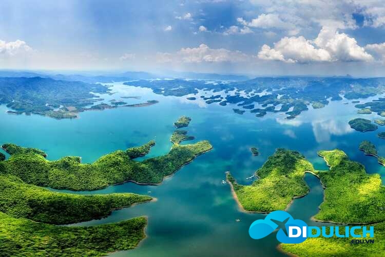 ho-ta-dung-13_optimized Bức tranh thủy mặc Vịnh Hạ Long của Tây Nguyên