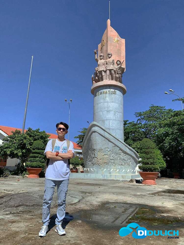 hon-da-bac-ca-mau-10_optimized Hòn Đá Bạc
