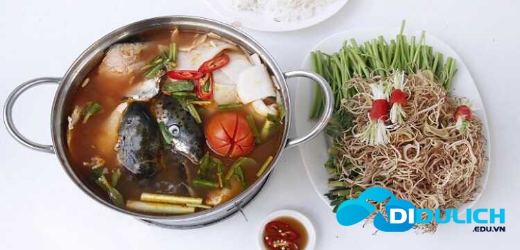 lau-ca-hoi_optimized-2 Lẩu cá hồi măng chua cay