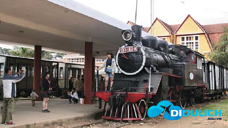nha-ga-da-lat-2_optimized Ga Đà Lạt, nhà ga xe lửa cổ nhưng chụp ảnh check in sống ảo cực đẹp