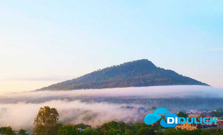 nui-ba-ra-binh-phuoc-3 Núi Bà Rá, khám phá chinh phục ngọn núi cao nhất Bình Phước
