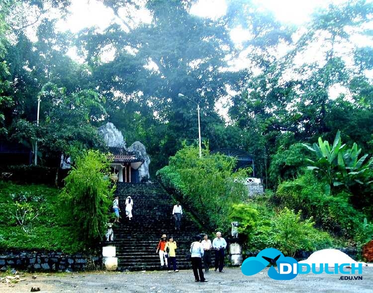 nui-ba-ra-binh-phuoc-5 Núi Bà Rá, khám phá chinh phục ngọn núi cao nhất Bình Phước