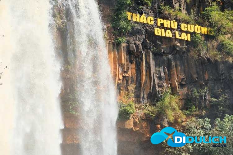 thac-phu-cuong-gia-lai-1 Thác Phú Cường