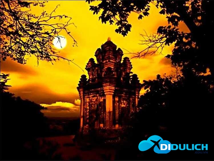 thap-nhan-tuy-hoa-phu-yen4 Tháp Nhạn Tuy Hòa Phú Yên, Điểm du lịch văn hóa hấp dẫn miền trung