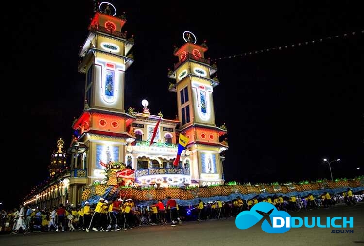 toa-thanh-tay-ninh-12_optimized Tòa Thánh Tây Ninh